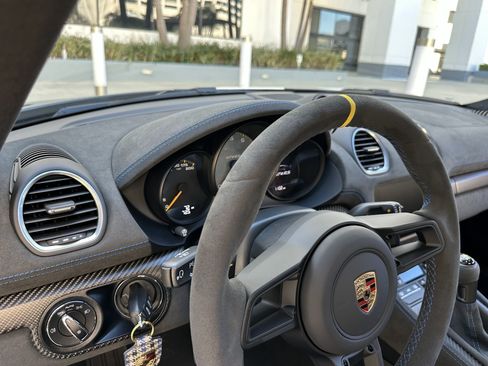 Used 2024 Porsche 718 Cayman GT4 RS image 9