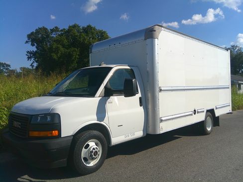 Used 2021 GMC Savana 3500 LS RWD image 1