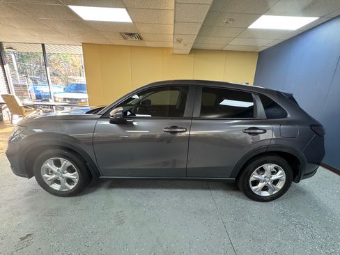 Used 2025 Honda HR-V LX image 3