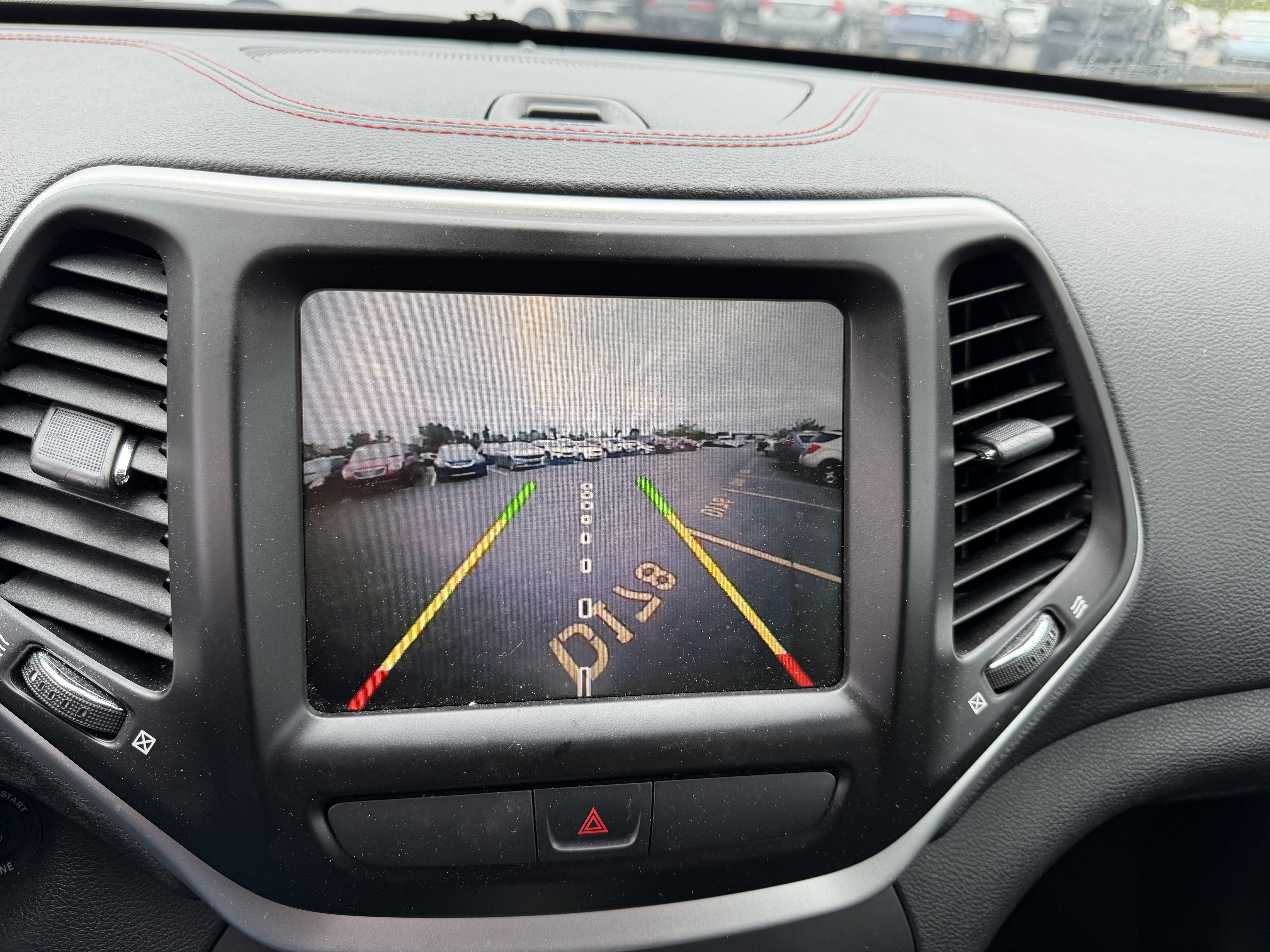 Used 2015 Jeep Cherokee 4WD Trailhawk image 12