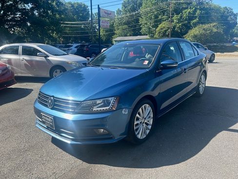 Used 2015 Volkswagen Jetta SE Sedan FWD image 1