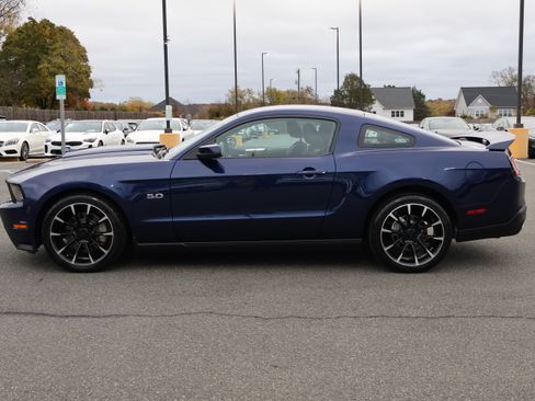 Used 2011 Ford Mustang GT Premium image 3