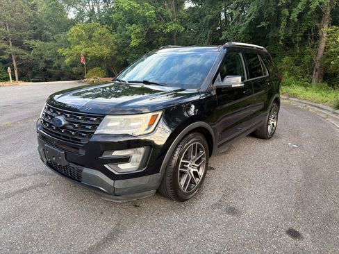 Used 2017 Ford Explorer 4WD Sport image 12