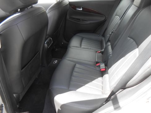 Used 2010 INFINITI EX35 Journey image 15
