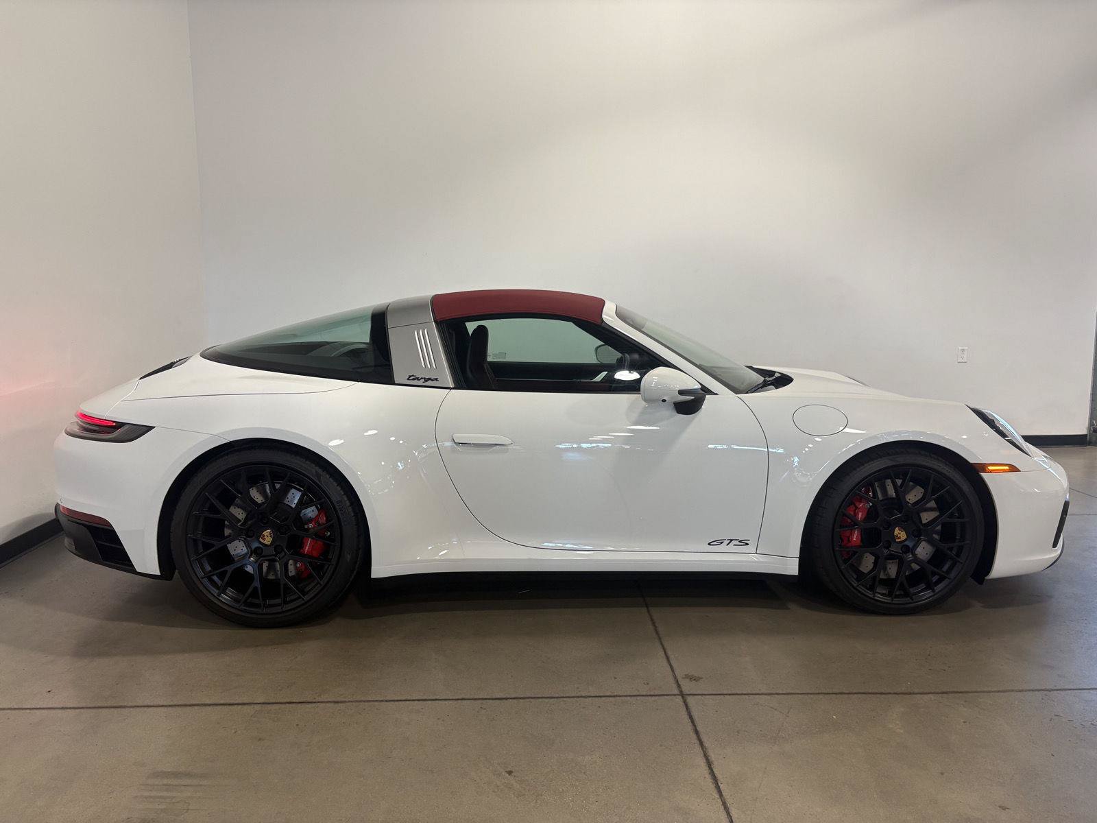 Used 2024 Porsche 911 Targa 4 GTS AWD/4WD image 3