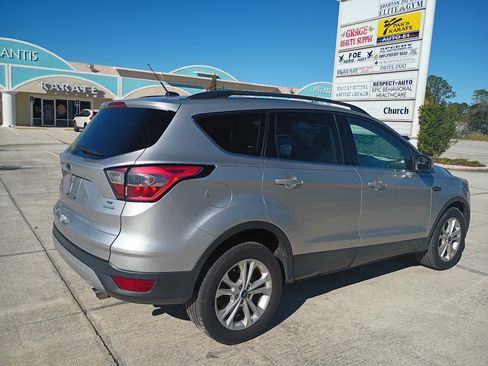 Used 2018 Ford Escape SE image 20