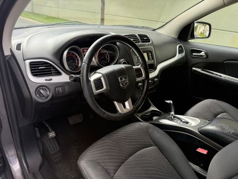 Used 2016 Dodge Journey SE image 9