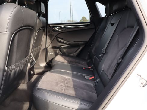 Used 2018 Porsche Macan Sport Edition image 11