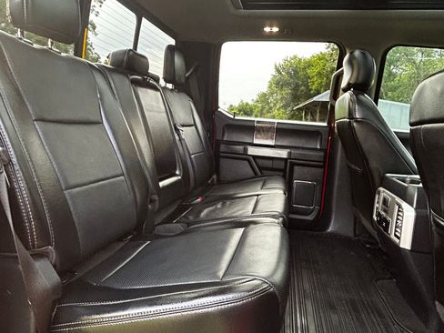 Used 2017 Ford F350 4x4 Crew Cab DRW Super Duty image 19