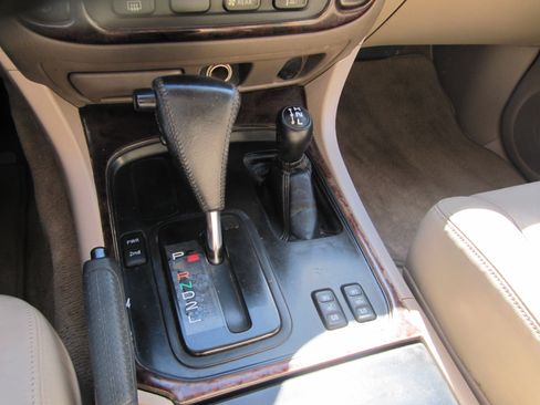 Used 2000 Toyota Land Cruiser image 18