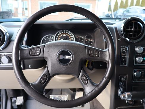 Used 2005 HUMMER H2 Adventure image 23