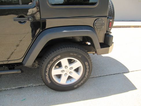 Used 2009 Jeep Wrangler 4WD Unlimited X image 5