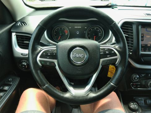 Used 2016 Jeep Cherokee 4WD Trailhawk image 53