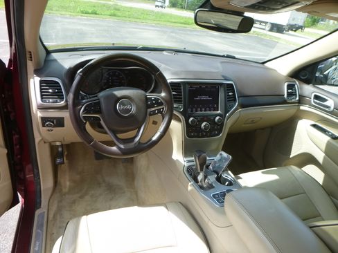 Used 2018 Jeep Grand Cherokee 4WD Overland image 19