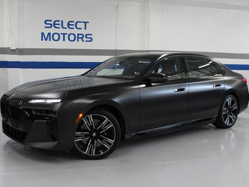 Used 2023 BMW i7 xDrive60 AWD/4WD image 2