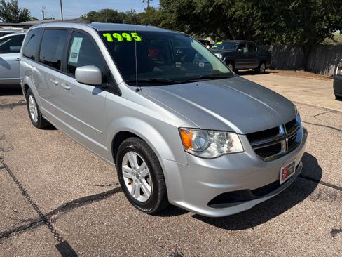 Used 2012 Dodge Grand Caravan SXT FWD image 2