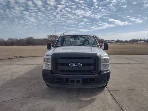 Used 2014 Ford F250 image 2