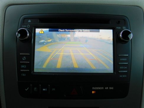 Used 2015 Chevrolet Traverse LS image 17