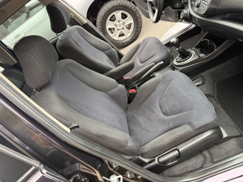 Used 2013 Honda Fit Sport image 29