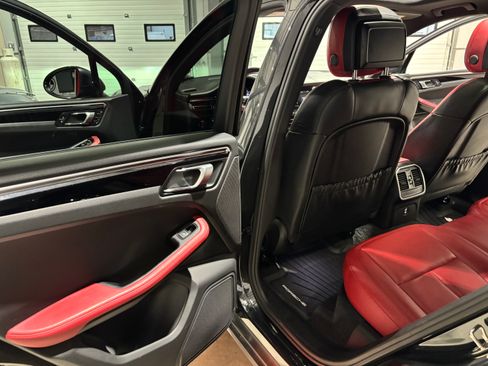 Used 2020 Porsche Macan image 15