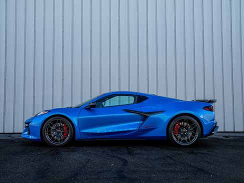 Used 2024 Chevrolet Corvette Z06 image 7