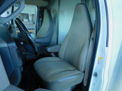 Used 2022 Chevrolet Express 3500 UNAVAIL RWD image 18