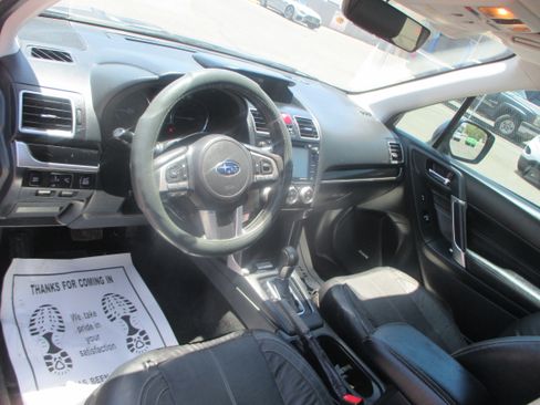Used 2018 Subaru Forester 2.5i Touring AWD/4WD image 6