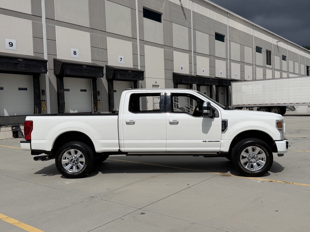 Used 2022 Ford F250 4x4 Crew Cab Platinum image 2