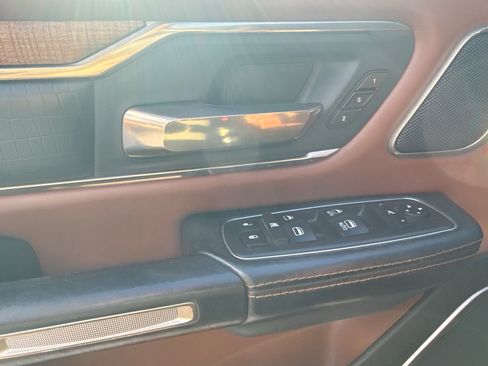 Used 2019 RAM 1500 Longhorn image 4