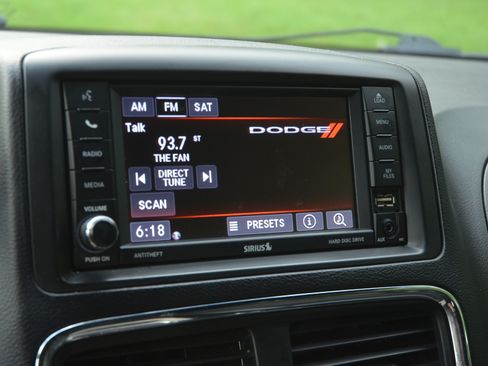 Used 2019 Dodge Grand Caravan SXT FWD image 15