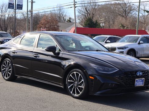 Used 2021 Hyundai Sonata Limited image 10
