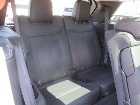 Used 2025 Land Rover Range Rover Long Wheelbase SE image 19