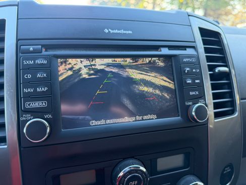 Used 2016 Nissan Frontier SV image 25