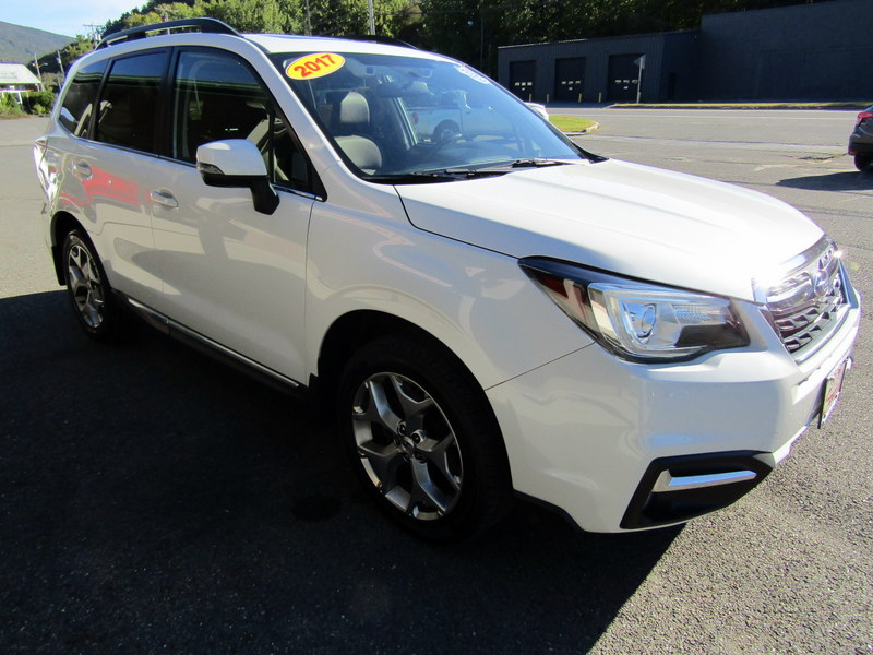 Used 2017 Subaru Forester 2.5i Touring AWD/4WD image 6