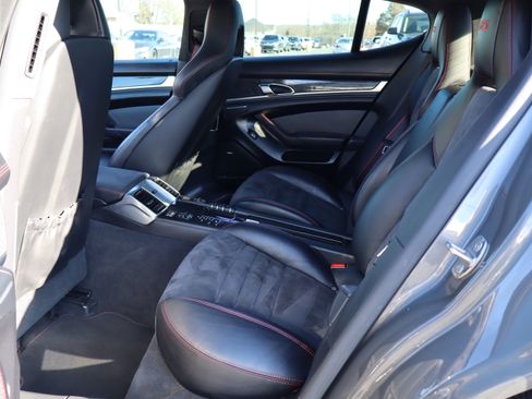 Used 2016 Porsche Panamera GTS image 15