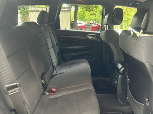 Used 2015 Jeep Grand Cherokee 4WD Laredo image 22
