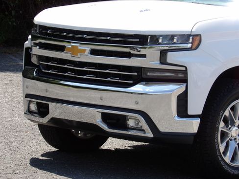 Used 2021 Chevrolet Silverado 1500 4x4 Crew Cab LTZ image 11