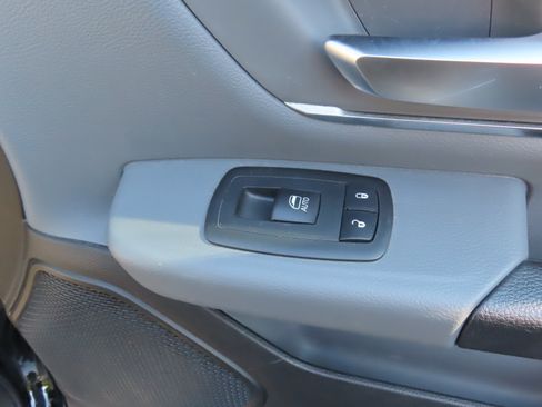 Used 2019 RAM 1500 Big Horn image 24