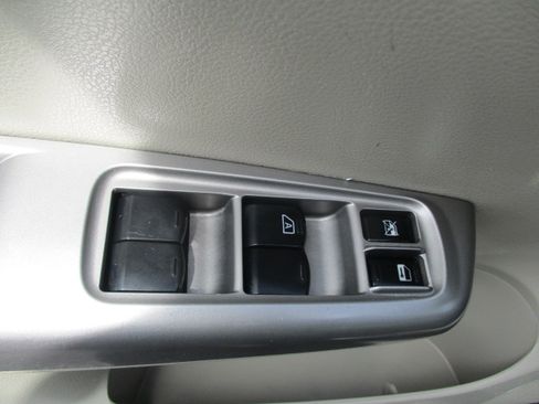 Used 2010 Subaru Impreza 2.5i Premium image 14