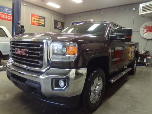 Used 2016 GMC Sierra 3500 SLE image 3