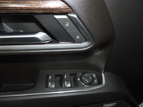 Used 2025 GMC Sierra 1500 Elevation image 43