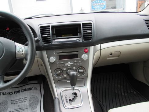 Used 2009 Subaru Outback 2.5i Premium image 19