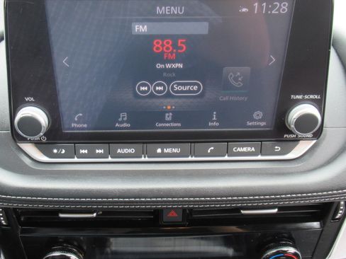 Used 2021 Nissan Rogue SV image 12
