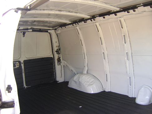 Used 2003 Chevrolet Express 3500 image 16