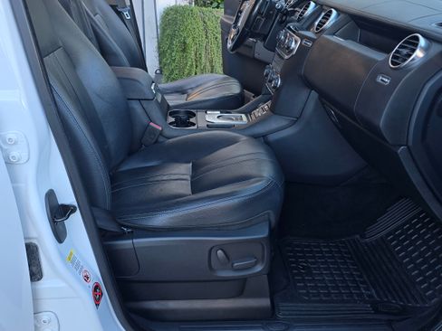 Used 2015 Land Rover LR4 HSE LUX image 23
