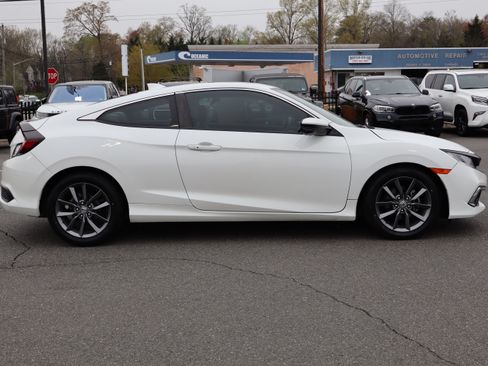 Used 2019 Honda Civic EX image 8