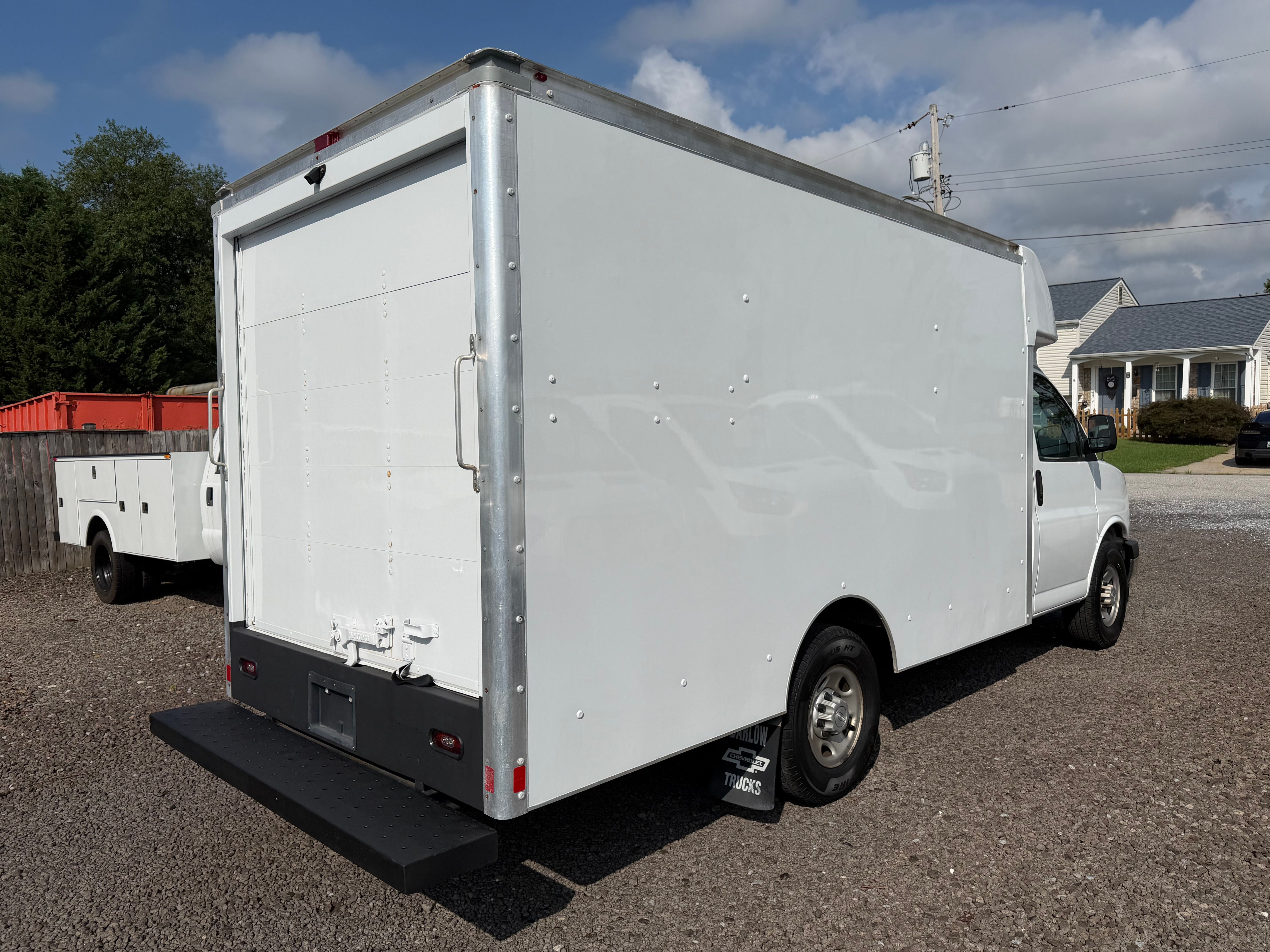 Used 2019 Chevrolet Express 3500 UNAVAIL RWD image 5