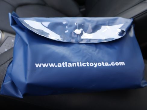 Used 2023 Toyota Camry XLE image 36