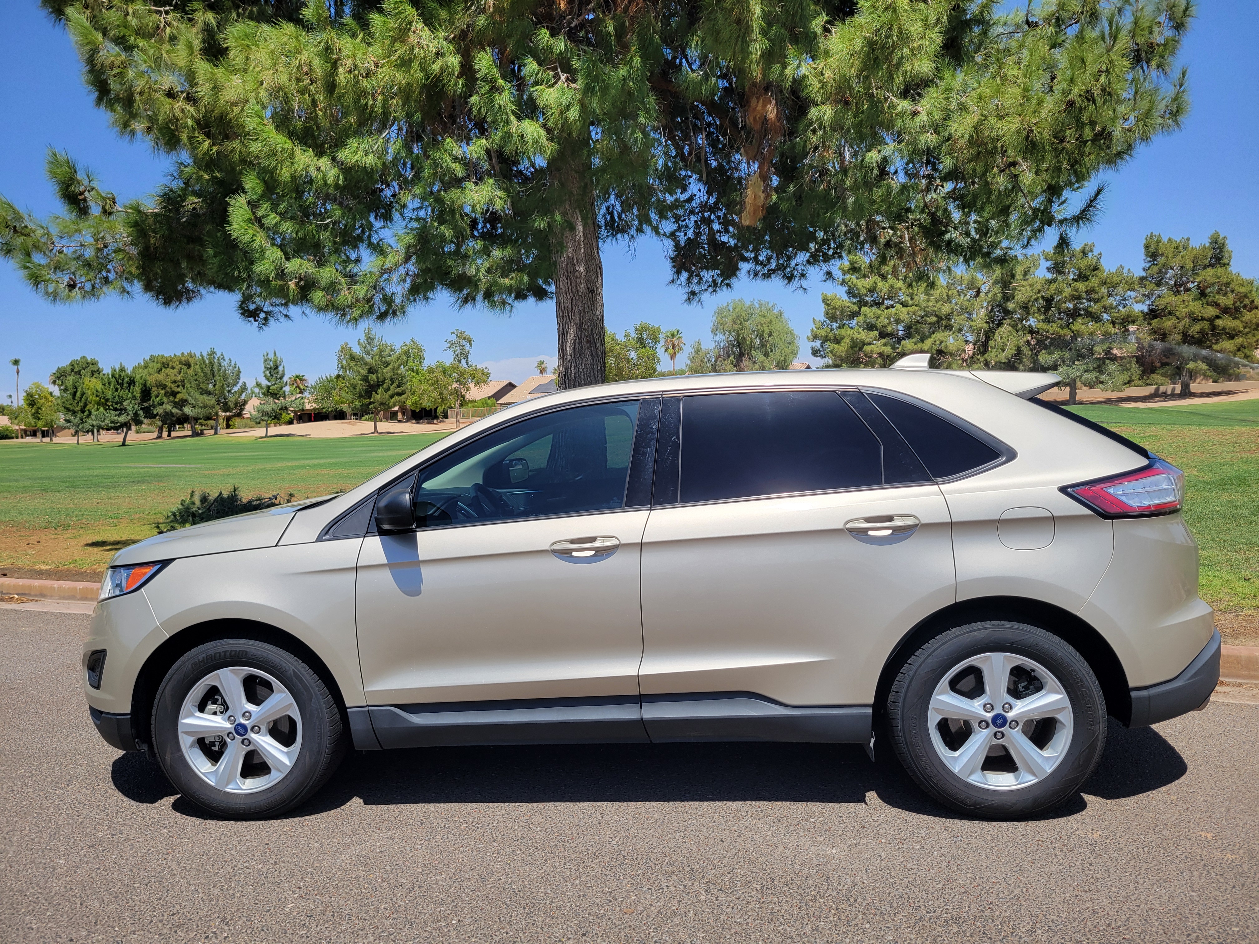 Used 2017 Ford Edge FWD SE image 1