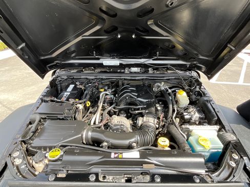 Used 2016 Jeep Wrangler Sport image 18